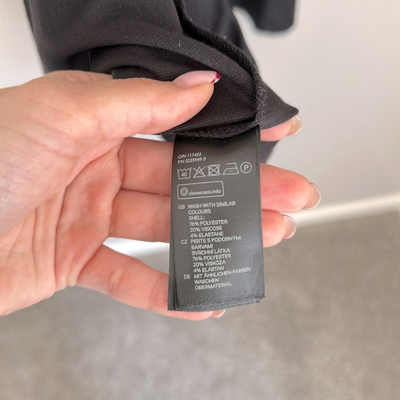 H&M Cross Back Skater Dress - Picture 4 of 4